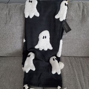 Ghost blanket Rachel Zoe black and white